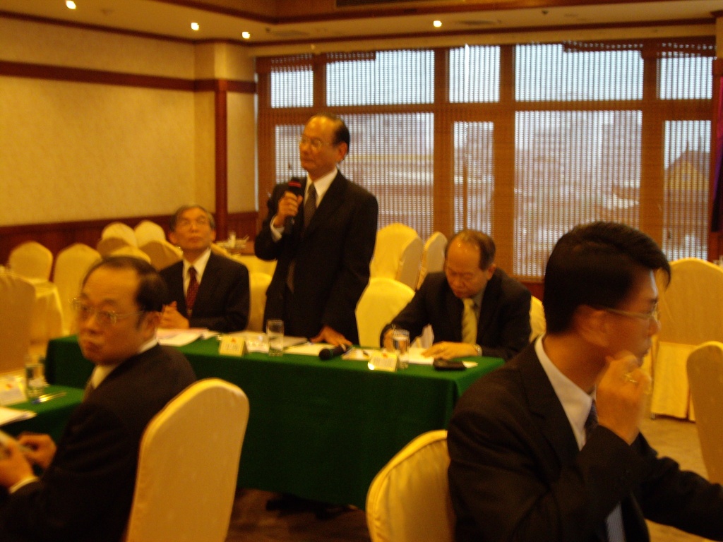98年3月11日本分會假高雄福華大飯店辦理第10屆第1次委員會議