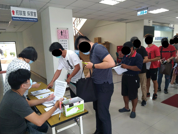 主題課程-「家暴,幸福的殺手-家庭暴力問題與因應」、「預防暴力,勇敢自救-家庭暴力問題與因應」