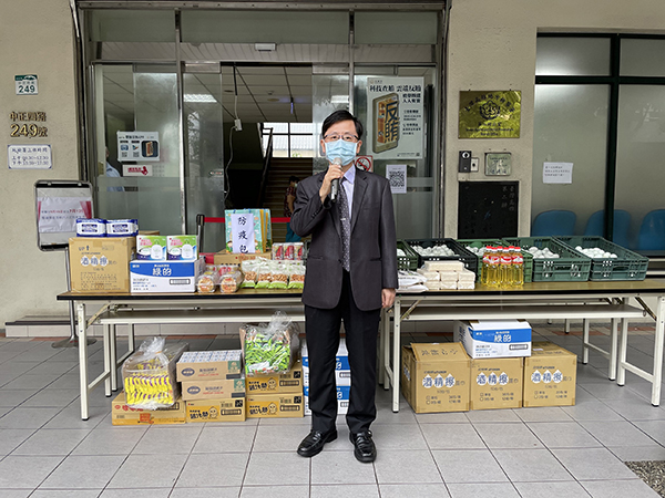 1.檢察長莊榮松呼籲署內同仁一起或向外宣傳並大力團購，提升銷量，協助個案渡過難關